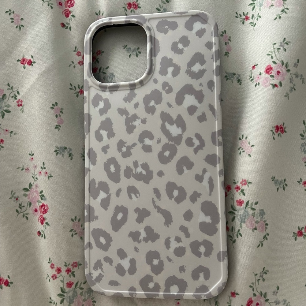 White and black leopard print case!
